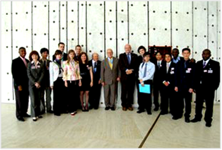 The Students with Dr. Hans Blix, WFUNA President and John Cox and Robert Berg